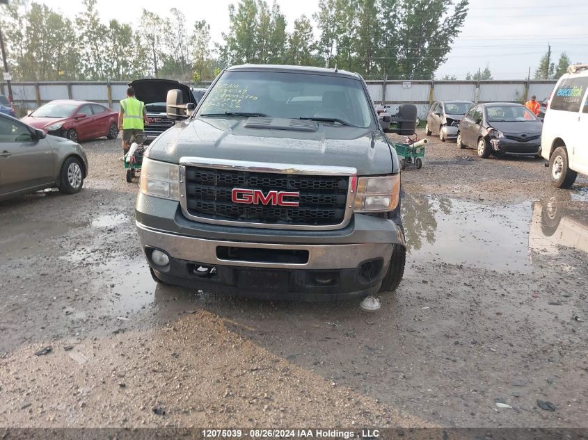 2011 GMC Sierra 2500Hd VIN: 1GT121C82BF213943 Lot: 12075039