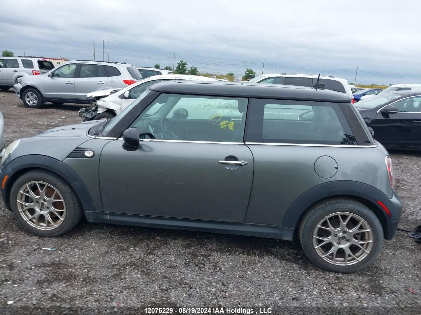 2010 Mini Cooper VIN: WMWMF3C50ATZ23245 Lot: 12075229