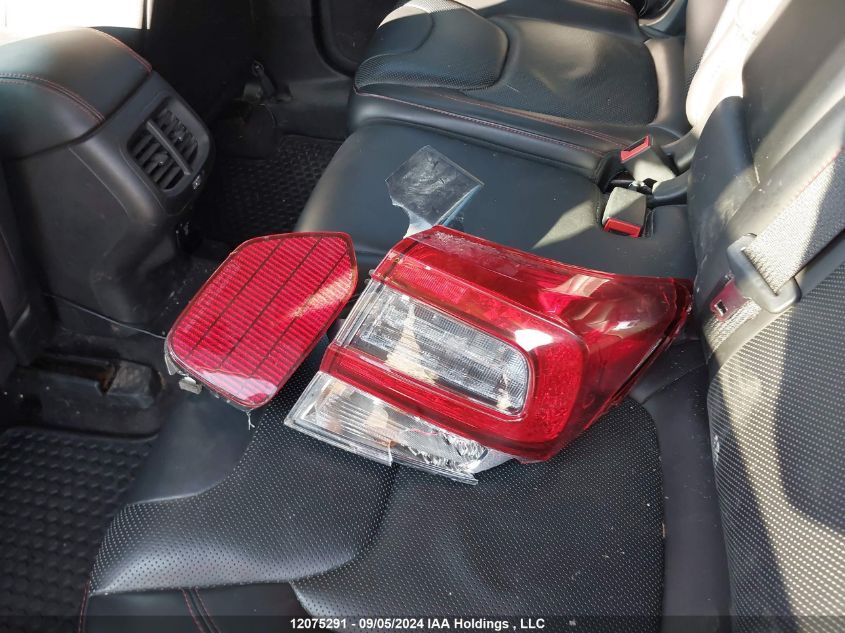 1C4PJMBS7HW581555 2017 Jeep Cherokee Trailhawk