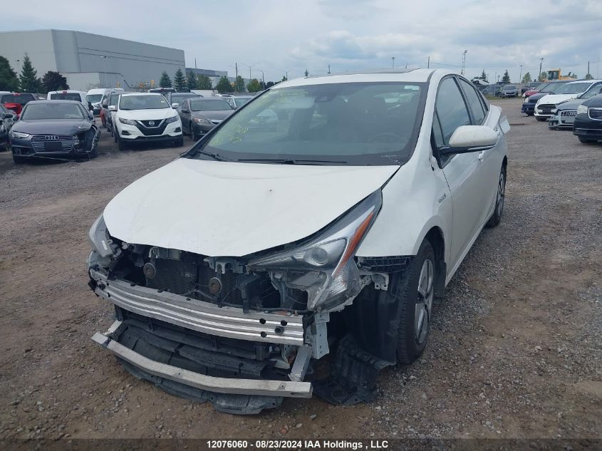 JTDKARFU0J3061529 2018 Toyota Prius Technology