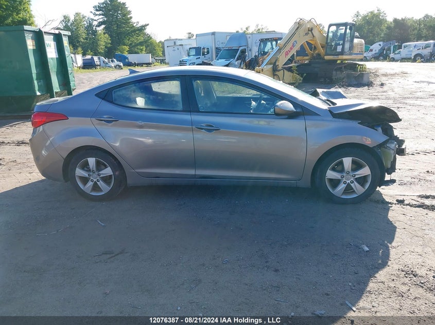 2013 Hyundai Elantra Gls/Limited VIN: 5NPDH4AE7DH205609 Lot: 12076387