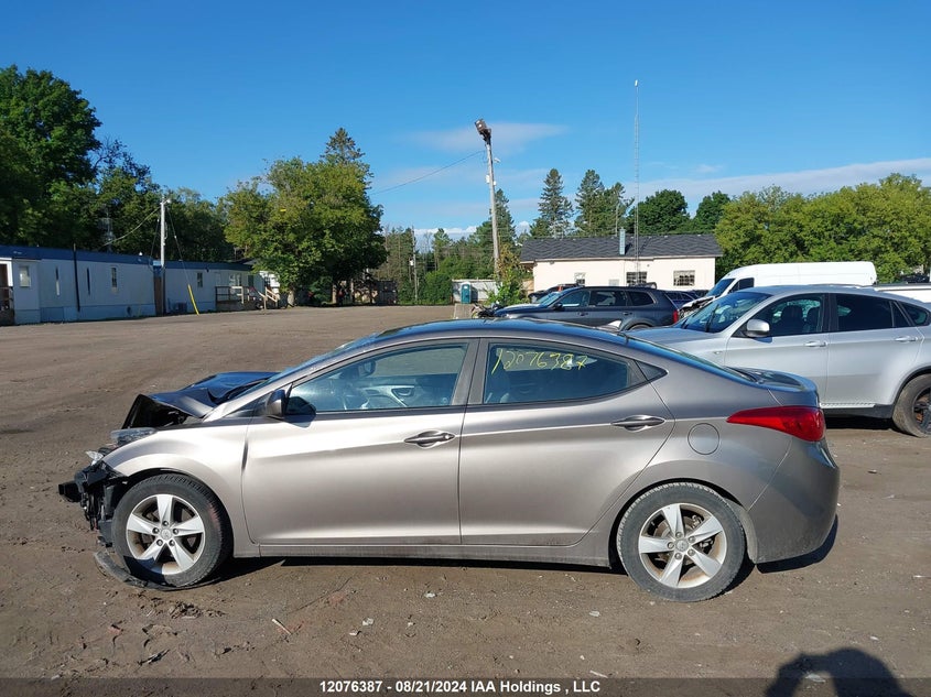 2013 Hyundai Elantra Gls/Limited VIN: 5NPDH4AE7DH205609 Lot: 12076387