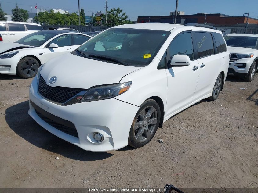 5TDXZ3DC6HS867731 2017 TOYOTA SIENNA - Image 2