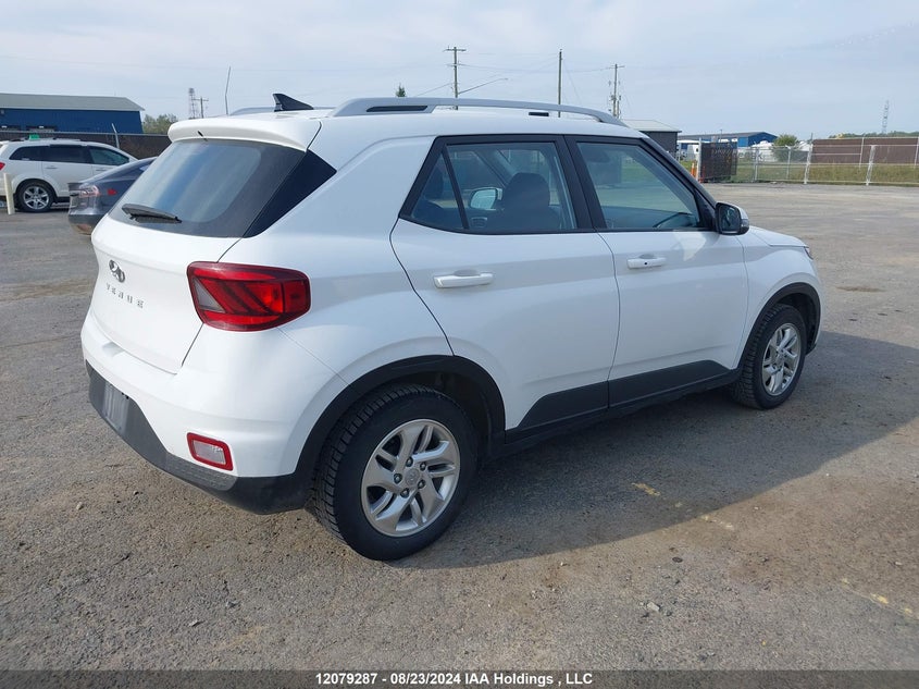 2022 Hyundai Venue Sel/Limited VIN: KMHRC8A33NU161086 Lot: 12079287
