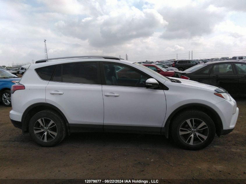 2T3BFREVXJW855754 2018 Toyota Rav4 Le