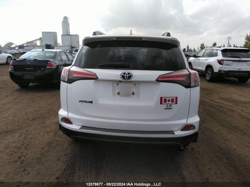 2T3BFREVXJW855754 2018 Toyota Rav4 Le