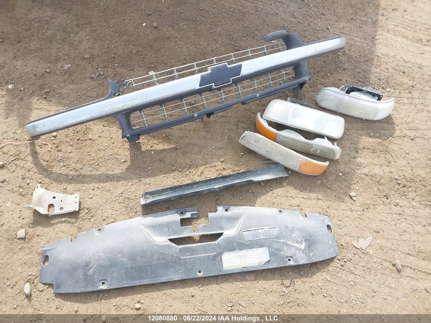 2000 Chevrolet Silverado VIN: 2GCEK19T5Y1107032 Lot: 12080880