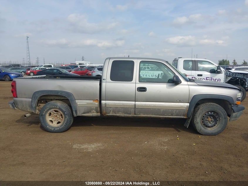 2000 Chevrolet Silverado VIN: 2GCEK19T5Y1107032 Lot: 12080880