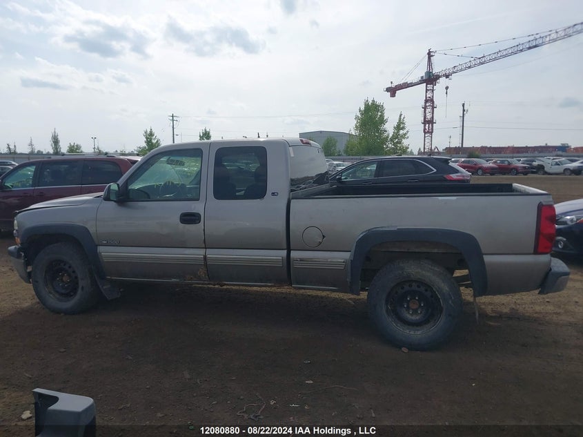 2000 Chevrolet Silverado VIN: 2GCEK19T5Y1107032 Lot: 12080880