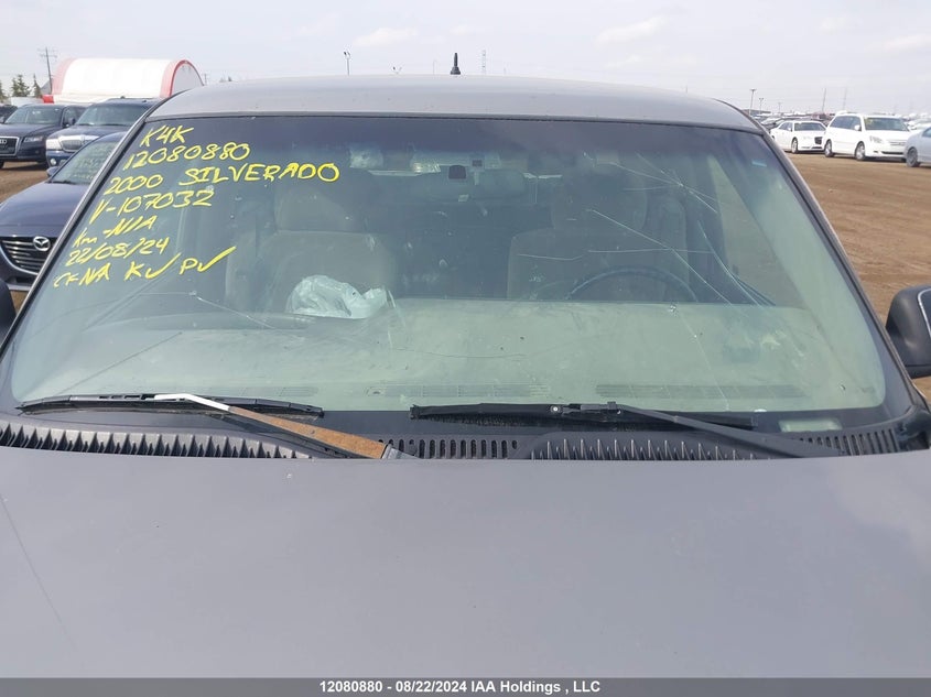 2000 Chevrolet Silverado VIN: 2GCEK19T5Y1107032 Lot: 12080880