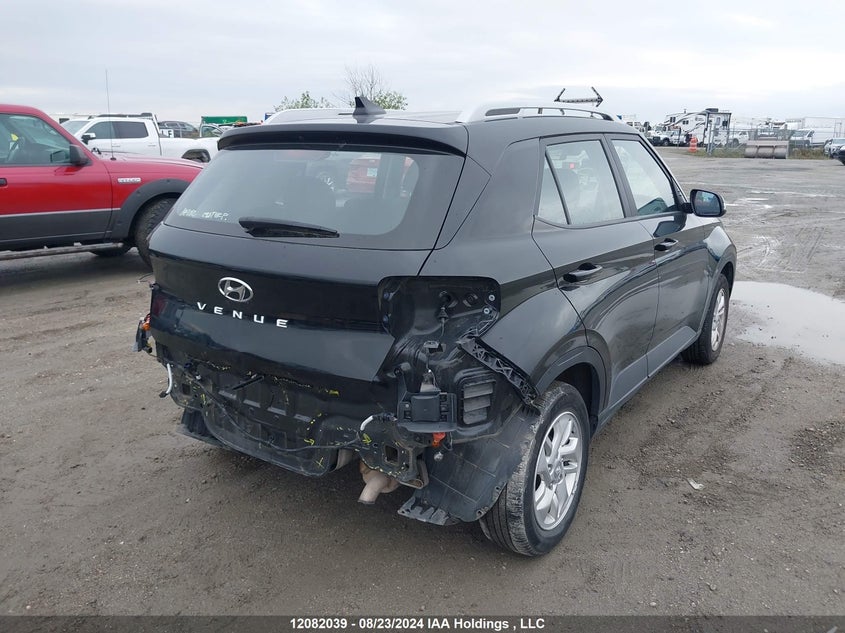 2022 Hyundai Venue Sel/Limited VIN: KMHRC8A32NU182382 Lot: 12082039