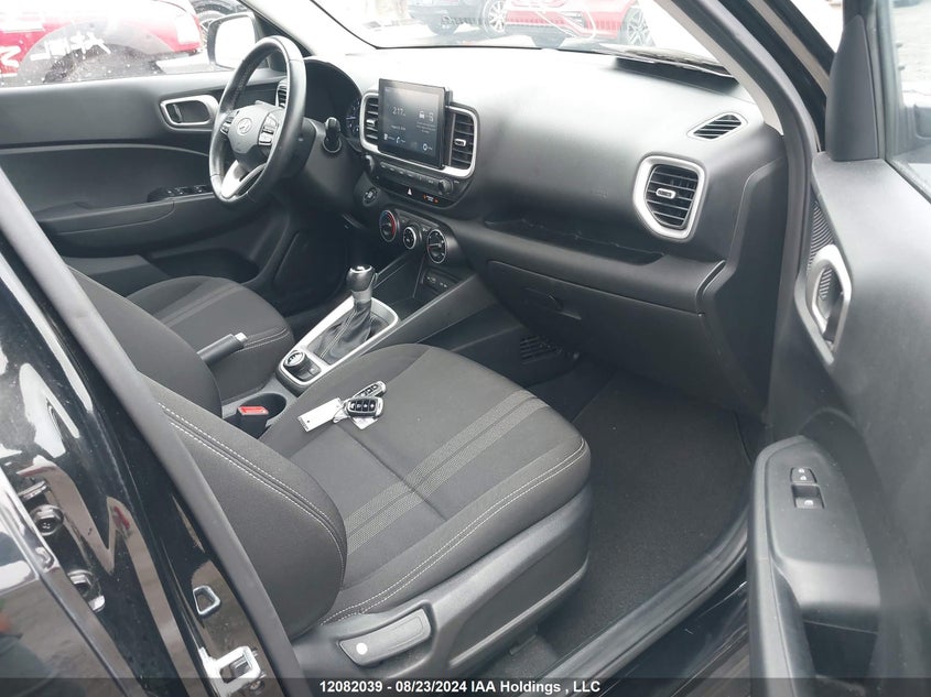 2022 Hyundai Venue Sel/Limited VIN: KMHRC8A32NU182382 Lot: 12082039
