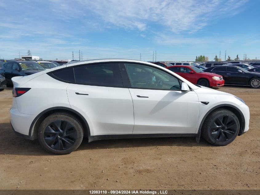 2024 Tesla Model Y VIN: 7SAYGDEE9RF101033 Lot: 12083110