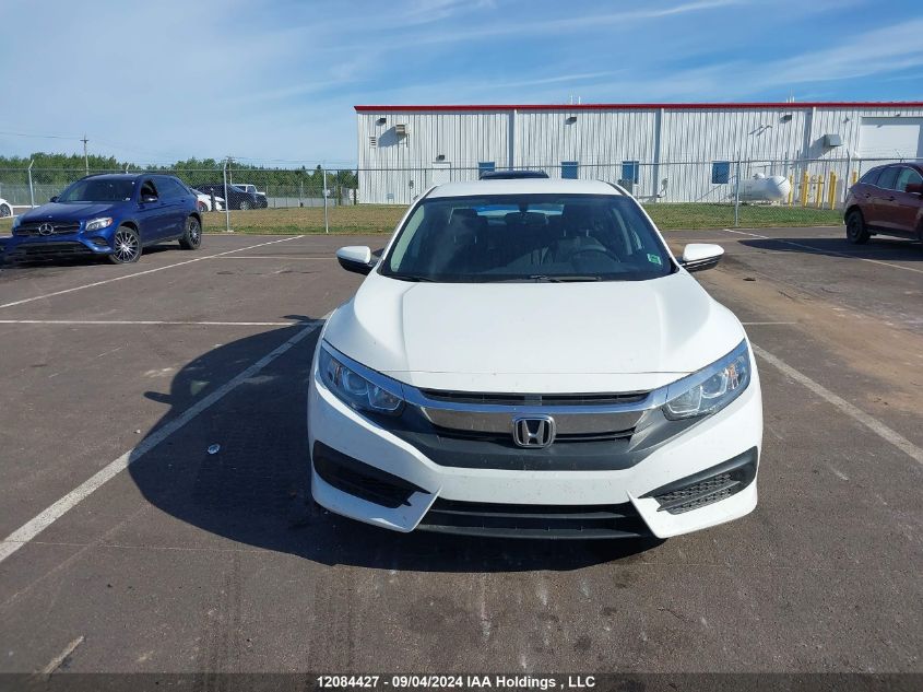 2HGFC2E56JH005820 2018 Honda Civic Sedan