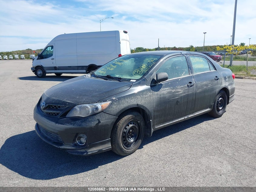 Vin: 2t1bu4ee8dc026284, lot: 2438926, toyota corolla s/le 20132