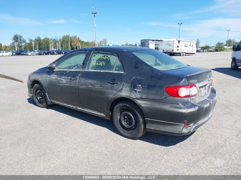 Vin: 2t1bu4ee8dc026284, lot: 2438926, toyota corolla s/le 20133