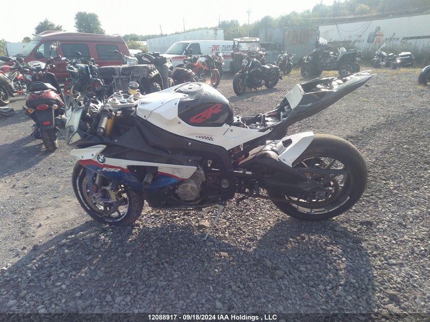 WB1052404DZ039728 2013 BMW S 1000 photo no. 12