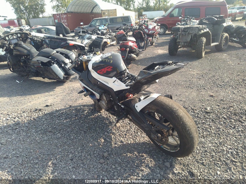 WB1052404DZ039728 2013 BMW S 1000 photo no. 3