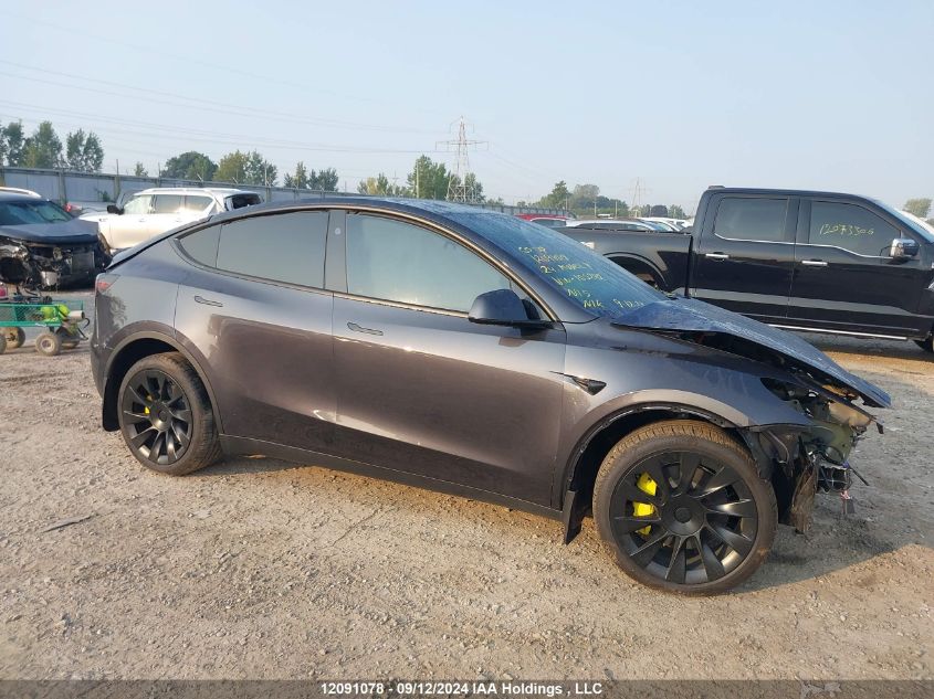 2024 Tesla Model Y VIN: 7SAYGDEE5RF105242 Lot: 12091078