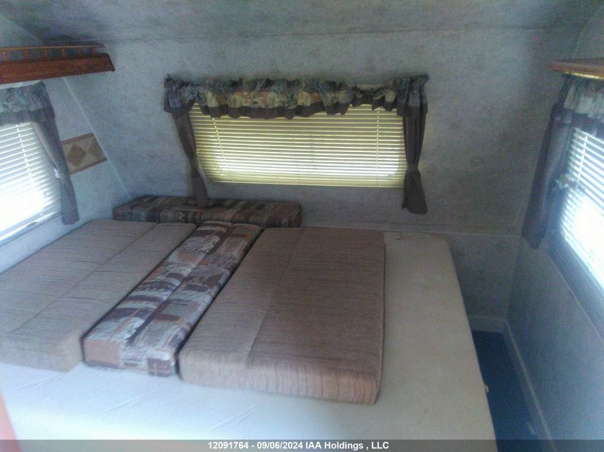 2001 Fleetwood VIN: 1EA1Z242112300009 Lot: 12091764