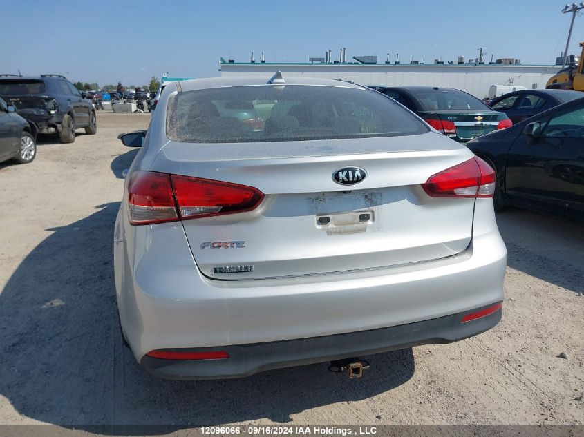 3KPFL4A77JE164326 2018 Kia Forte