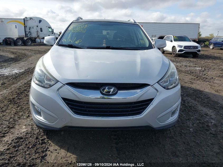 2015 Hyundai Tucson Limited/Se VIN: KM8JUCAG6FU113826 Lot: 12096128