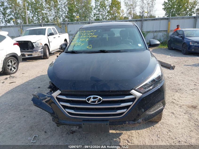 2018 Hyundai Tucson Base 2.0L VIN: KM8J2CA47JU835486 Lot: 12097077