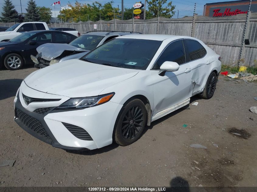 4T1B11HK9JU520608 2018 Toyota Camry Le/Se/Xle