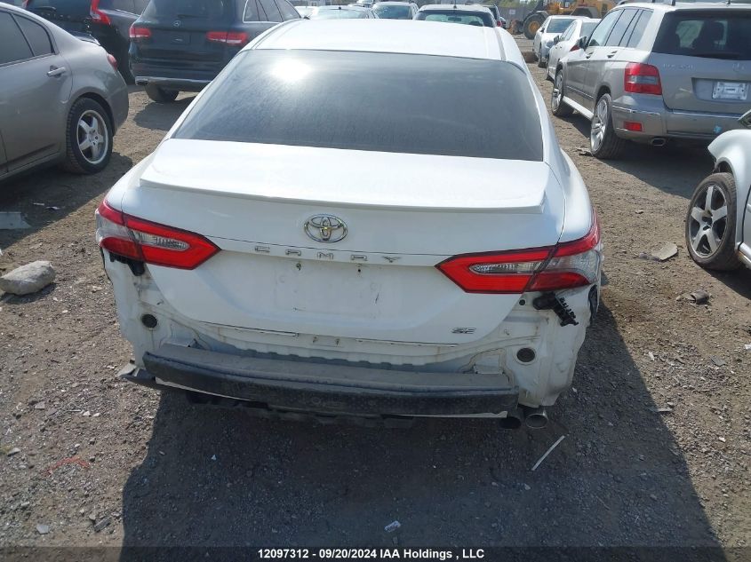 4T1B11HK9JU520608 2018 Toyota Camry Le/Se/Xle