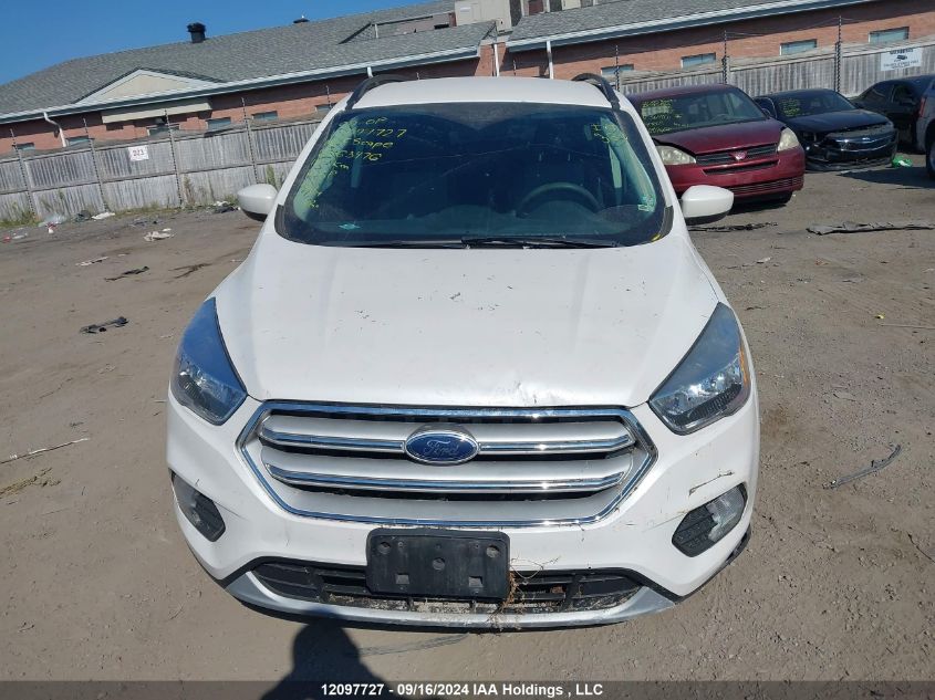 1FMCU9GD0JUB63476 2018 Ford Escape Se