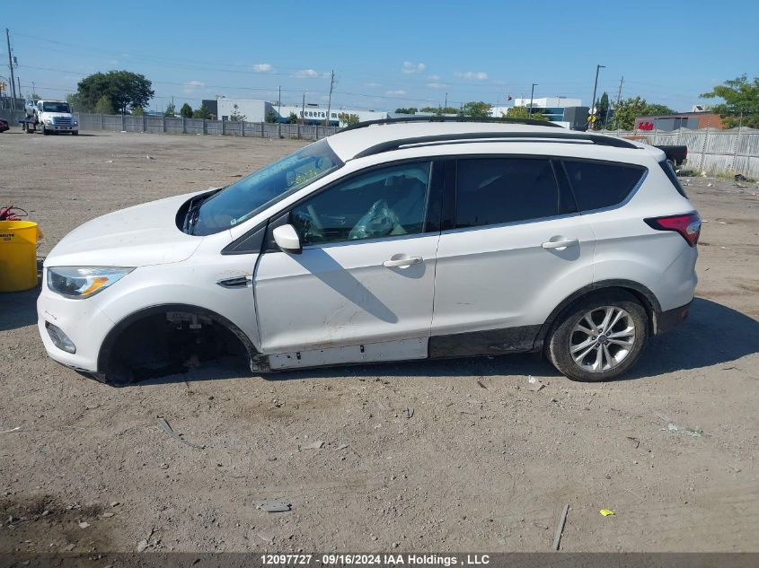 1FMCU9GD0JUB63476 2018 Ford Escape Se