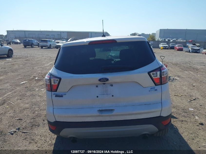 1FMCU9GD0JUB63476 2018 Ford Escape Se