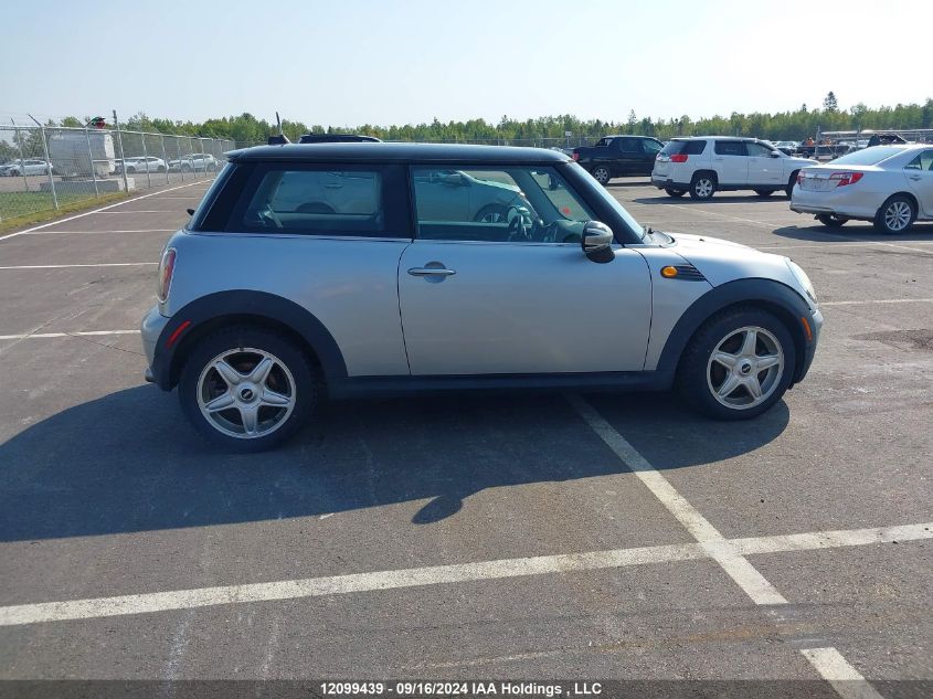 2007 Mini Cooper Hardtop VIN: WMWMF33597TT56204 Lot: 12099439