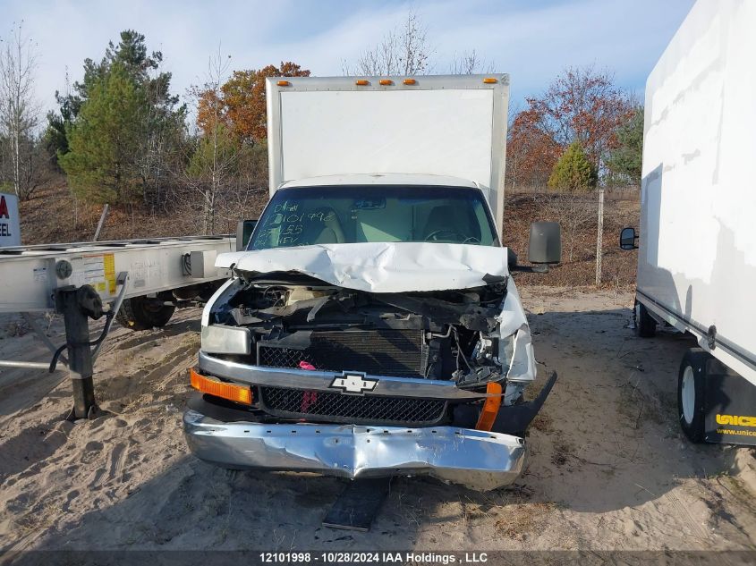 2004 Chevrolet Express Commercial Cutaway VIN: 1GBHG31U841127455 Lot: 12101998