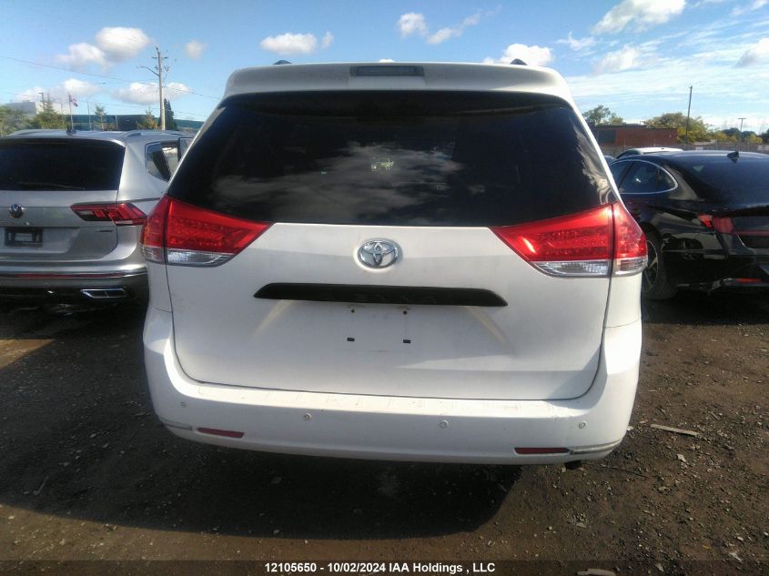 5TDZK3DC8BS138764 2011 Toyota Sienna V6 7 Passenger