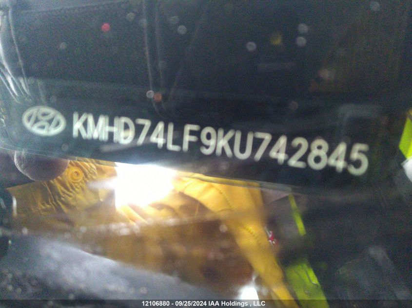 2019 Hyundai Elantra Essential VIN: KMHD74LF9KU742845 Lot: 12106880