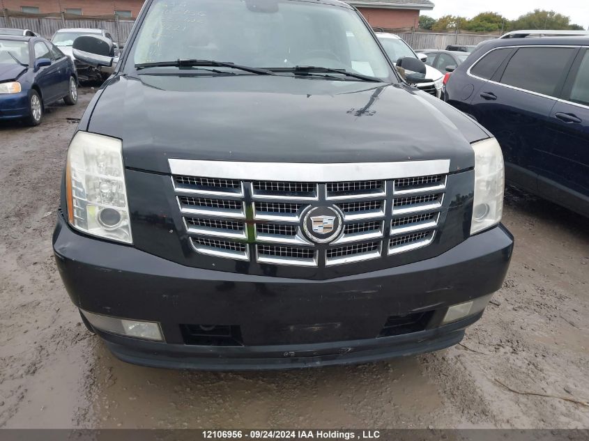 2007 Cadillac Escalade Luxury VIN: 1GYFK63807R313221 Lot: 12106956