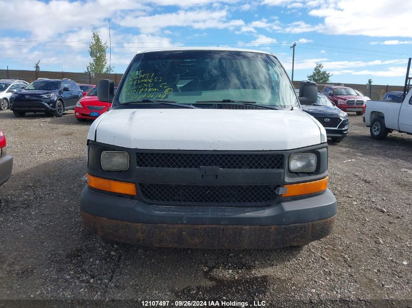 2004 Chevrolet Express G1500 VIN: 1GCEG15X841206700 Lot: 12107497