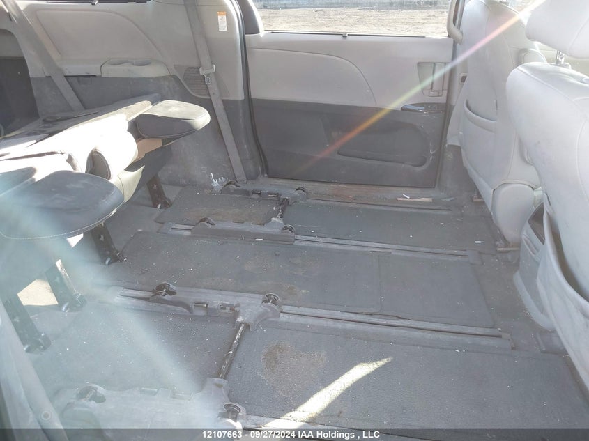 2015 Toyota Sienna Xle 7 Passenger VIN: 5TDDK3DC7FS099634 Lot: 12107663