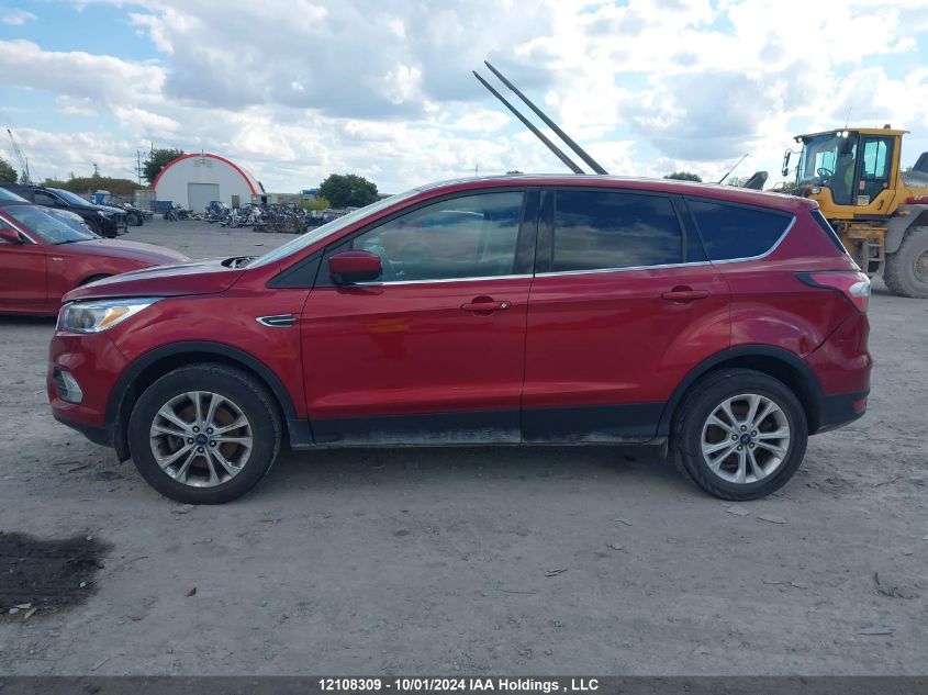 1FMCU9G9XHUA70745 2017 Ford Escape Se