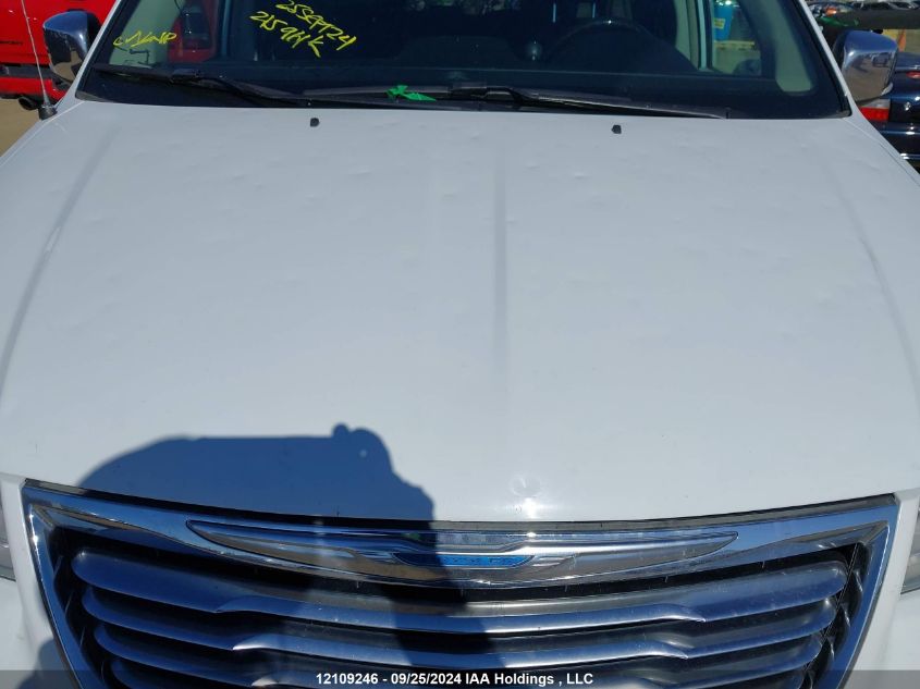 2015 Chrysler Town & Country 2015 Chrysler Town & Country Minivan VIN: 2C4RC1GG0FR589489 Lot: 14129187