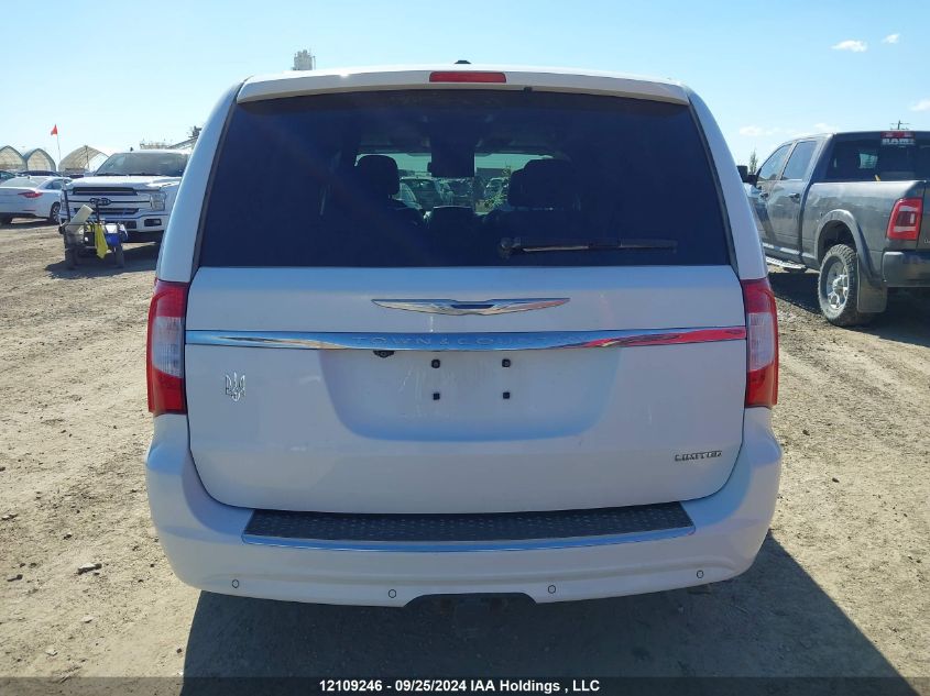 2015 Chrysler Town & Country 2015 Chrysler Town & Country Minivan VIN: 2C4RC1GG0FR589489 Lot: 14129187