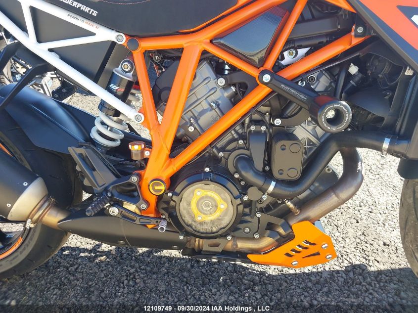 VBKV3940XFM916342 2015 Ktm 1290 Super Duke R