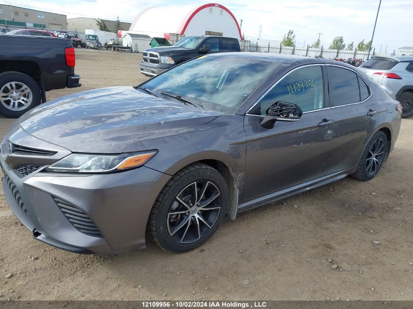 4T1B11HK3JU035896 2018 TOYOTA CAMRY - Image 2