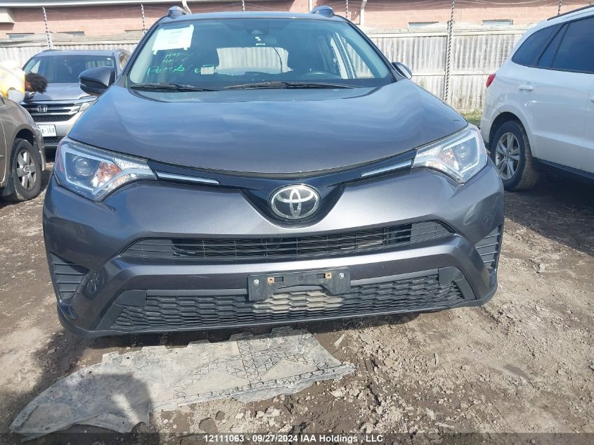 2T3BFREVXHW599917 2017 Toyota Rav4 Le