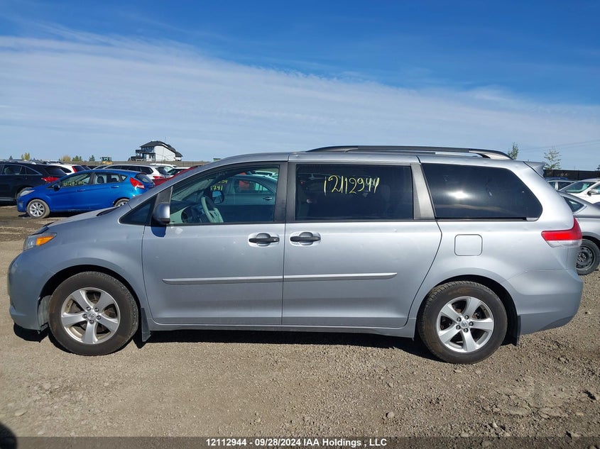 2014 Toyota Sienna VIN: 5TDZK3DC3ES407693 Lot: 12112944
