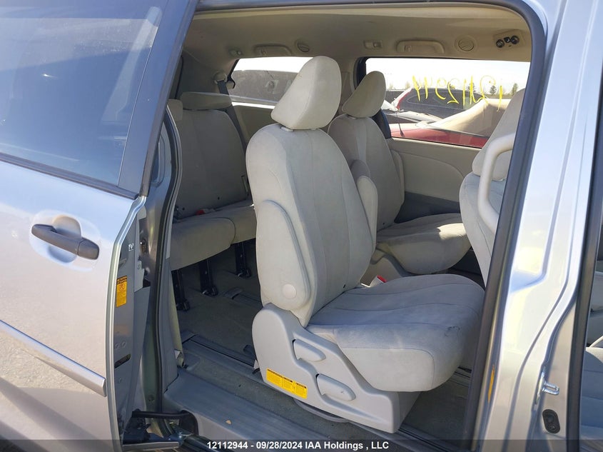 2014 Toyota Sienna VIN: 5TDZK3DC3ES407693 Lot: 12112944