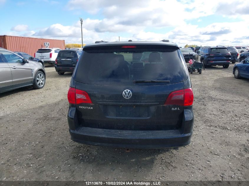 2C4RVABG1CR217253 2012 Volkswagen Routan Se