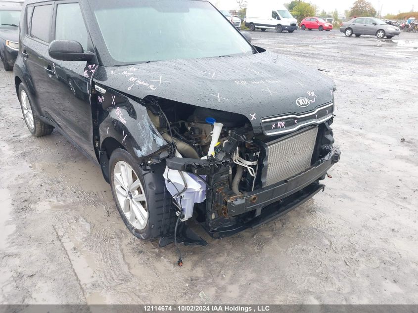 KNDJP3A53J7574273 2018 Kia Soul