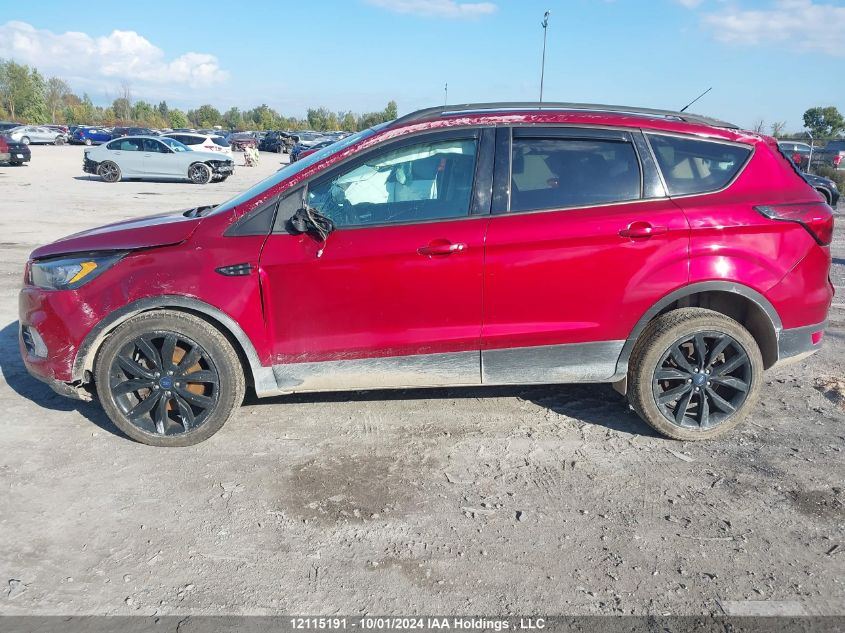 1FMCU9J95KUB71773 2019 Ford Escape Titanium